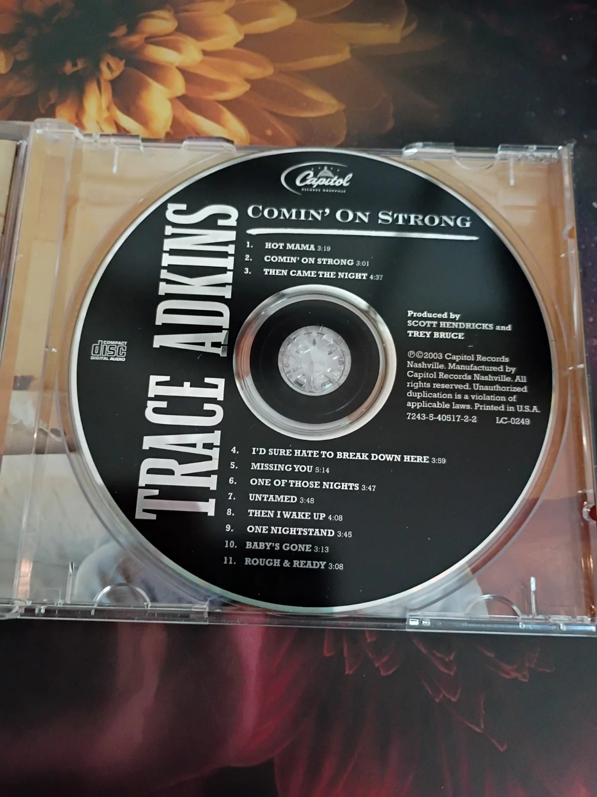Trace Adkins - "COMIN' ON STRONG" CD - Booklet Is **SIGNED** - Mint Disc, image 5