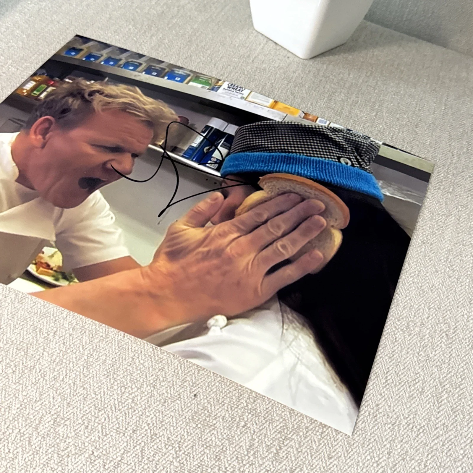Gordon Ramsay — Gordon Ramsay Signed 8x10 Photo Hell's Kitchen Autograph COA Matching Holograms, image 3