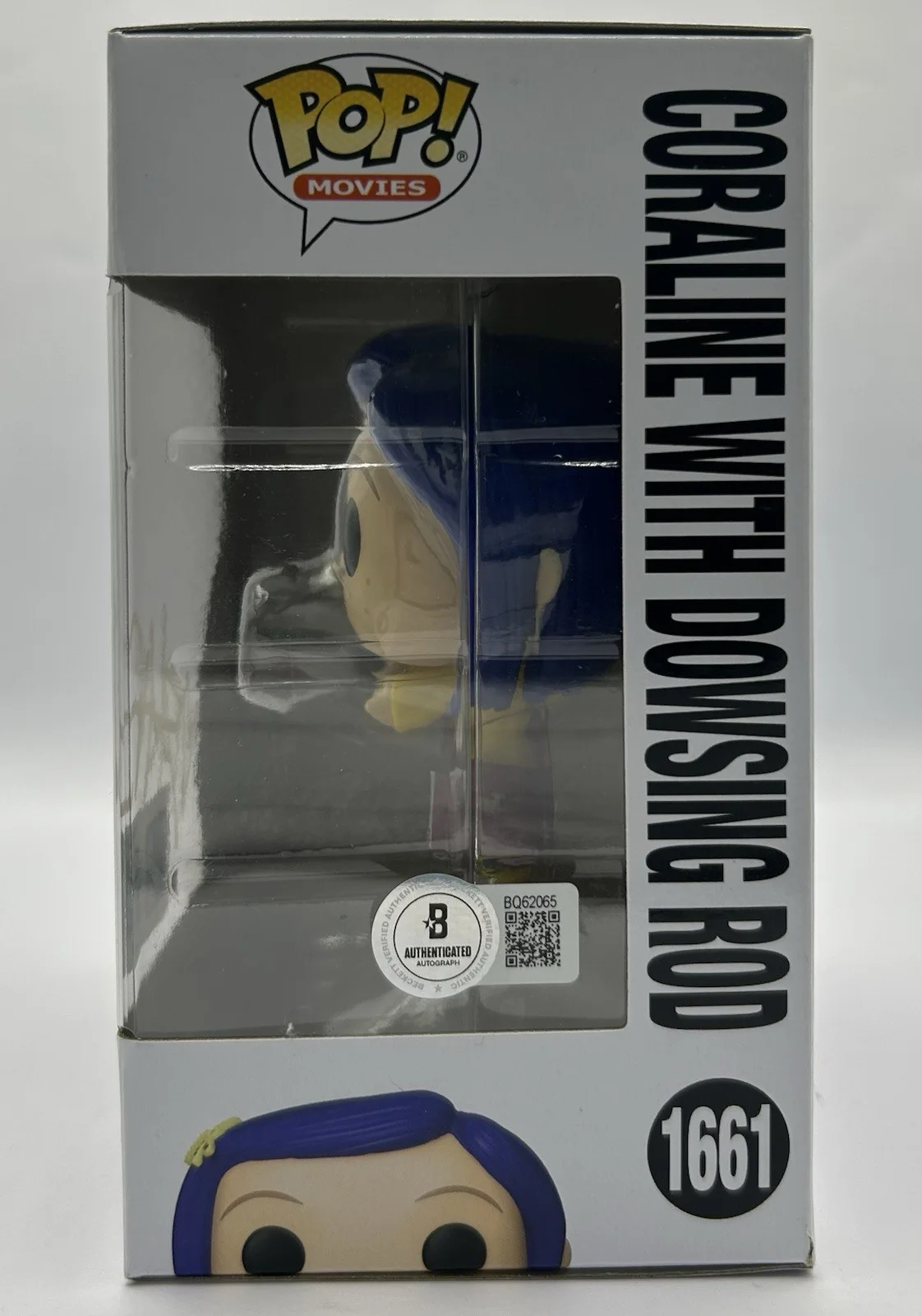 Dakota Fanning — DAKOTA FANNING SIGNED CORALINE WITH DOWSING ROD FUNKO RARE - BECKETT COA, изображение 3