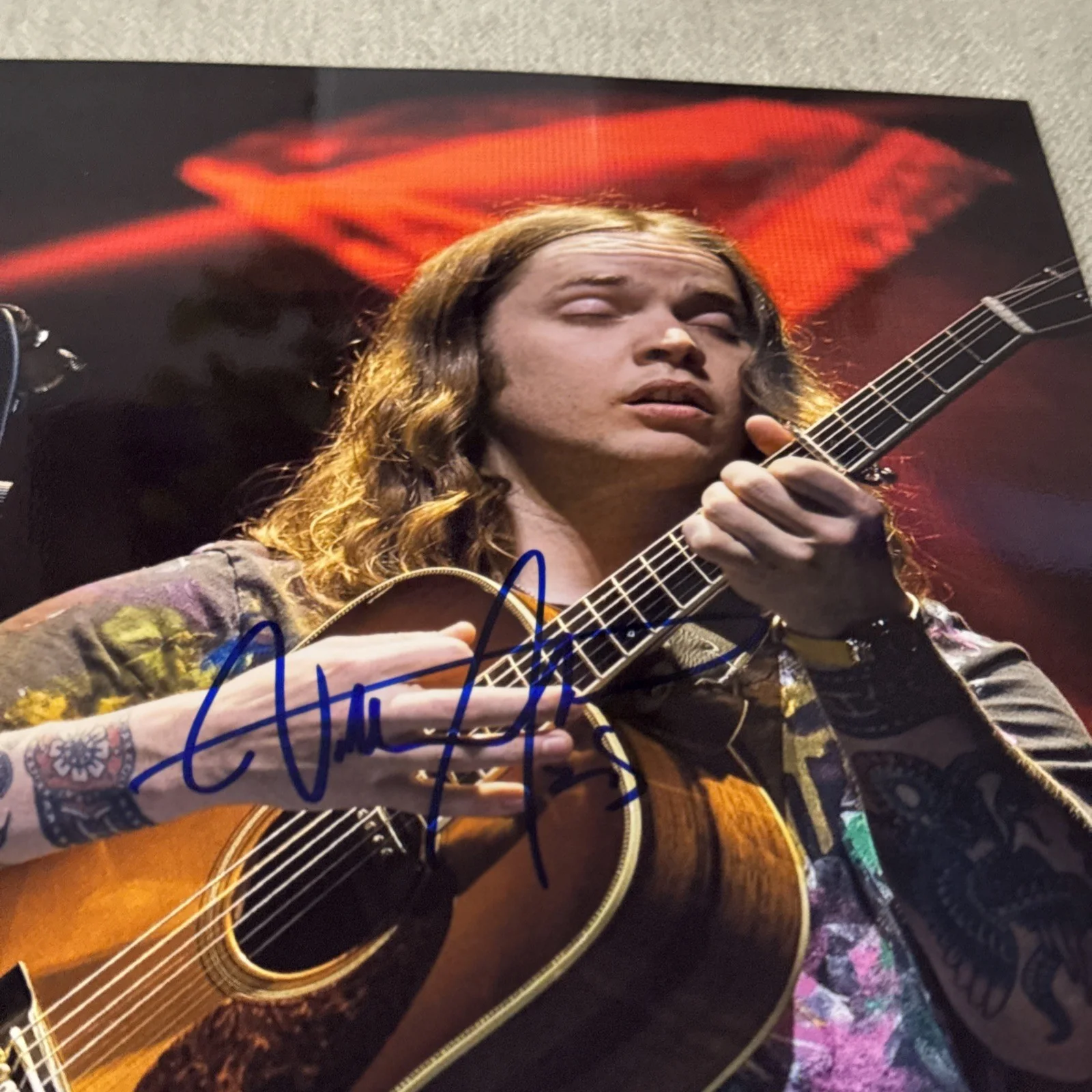 Billy Strings Signed 8x10 Auto Photo COA Guitarist w/ COA & Matching Holograms!, изображение 4