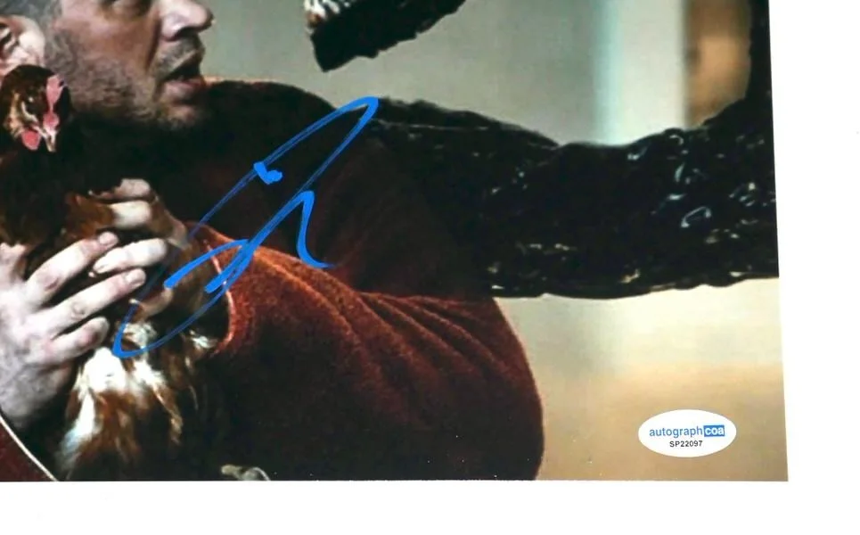 Tom Hardy — TOM HARDY AUTOGRAPHED SIGNED EDDIE BROCK "VENOM" 8 x 10 PHOTO ACOA TOPLOADER, image 3