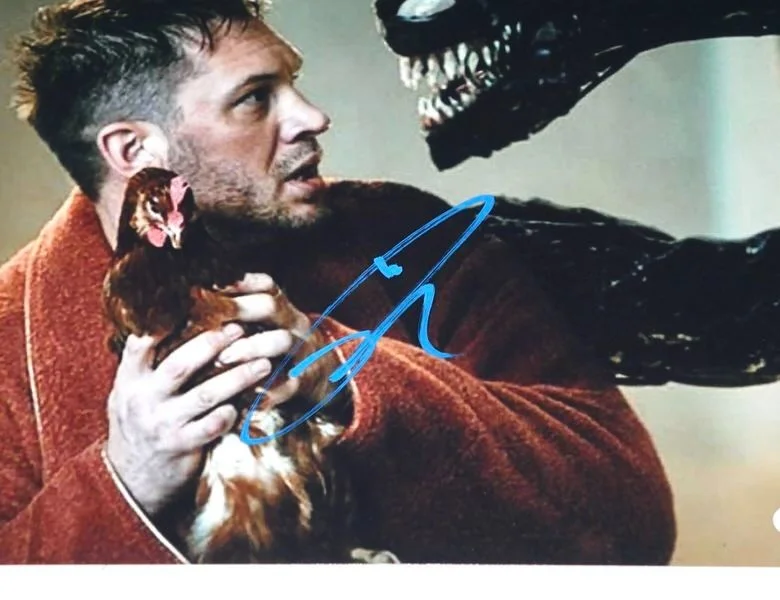 Tom Hardy — TOM HARDY AUTOGRAPHED SIGNED EDDIE BROCK "VENOM" 8 x 10 PHOTO ACOA TOPLOADER, image 5