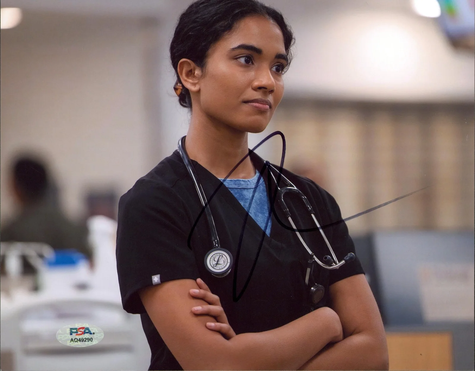 Supriya Ganesh — Supriya Ganesh The Pitt Authentic Signed 8x10 Horizontal Photo PSA/DNA #AQ49290