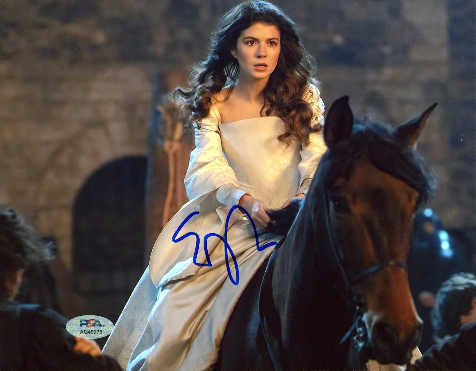 Emily Bader — Emily Bader My Lady Jane Authentic Signed 8x10 Horizontal Photo PSA/DNA #AQ49279