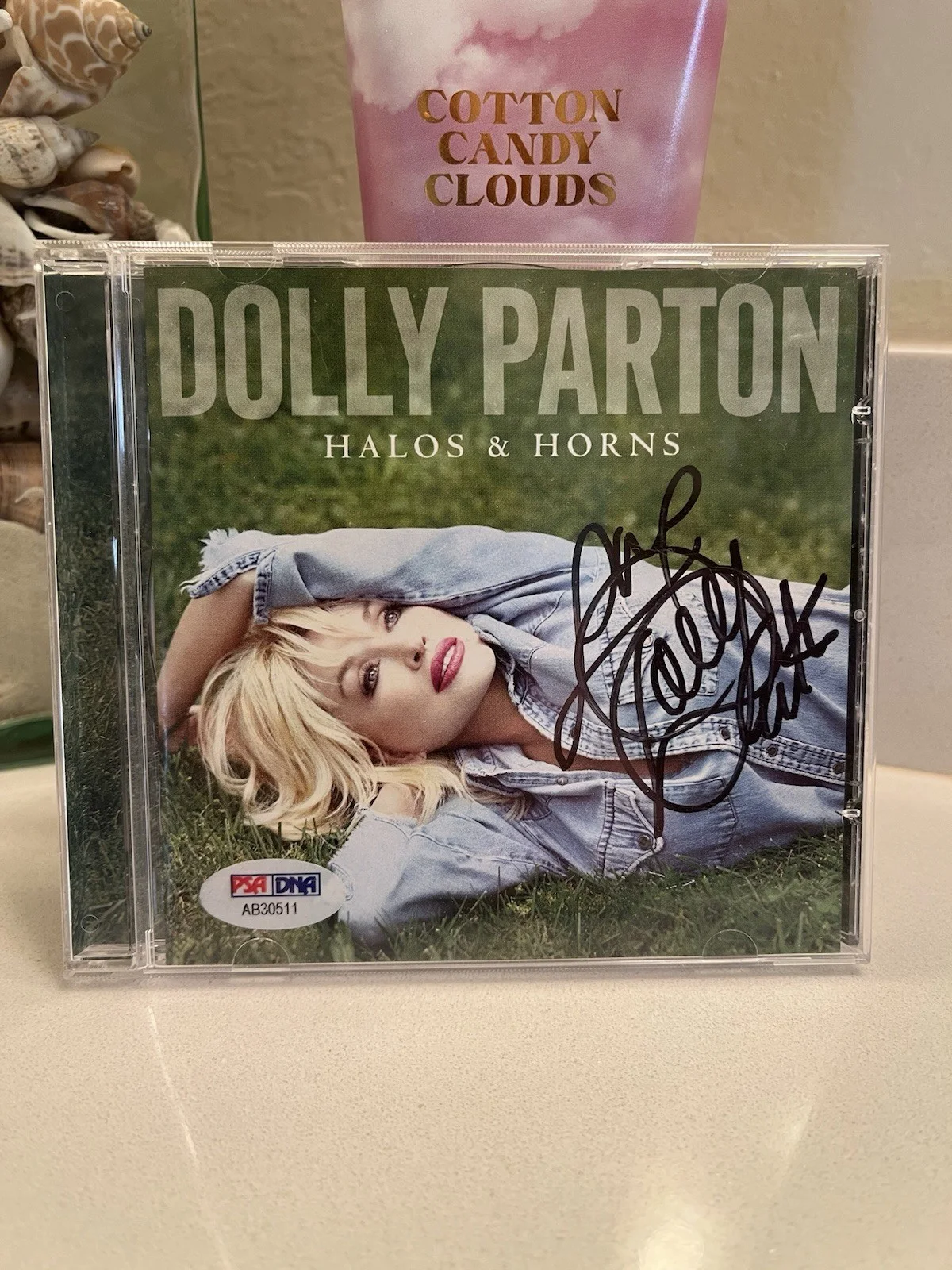 PRISTINE DOLLY PARTON SIGNED PSA HALOS & HORNS CD AUTOGRAPH MINT!, image 3