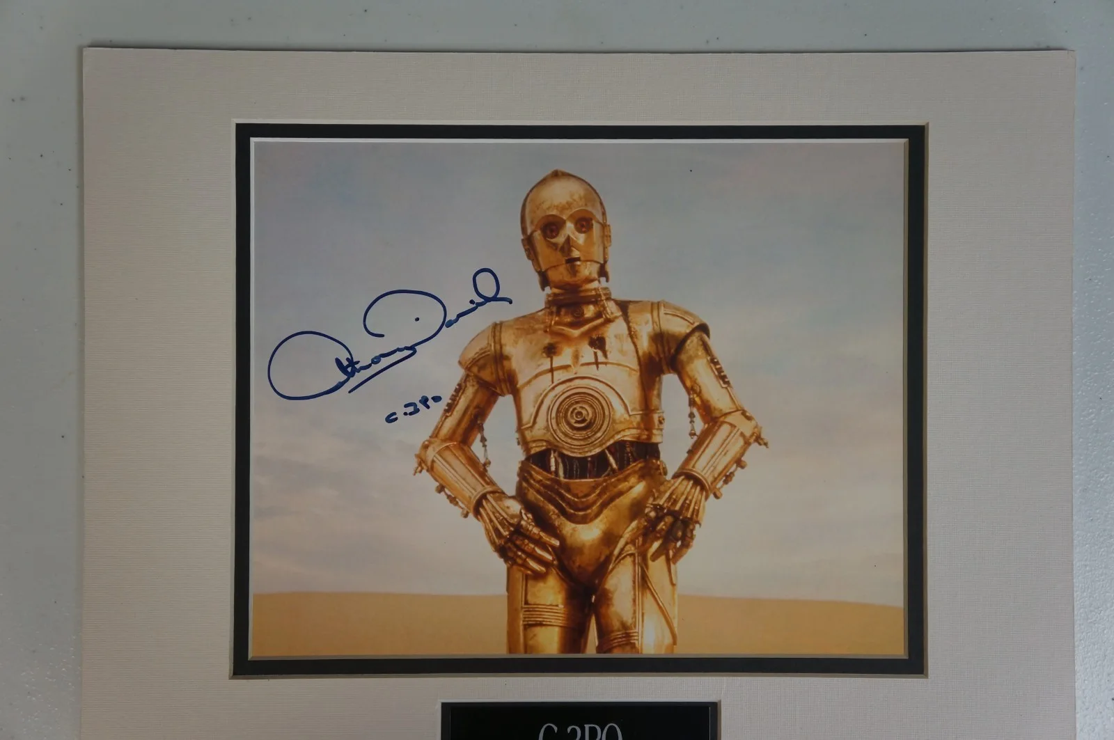 Anthony Daniels — Rare Hand Signed Anthony Daniels 13X10 C3PO Autographed Star Wars, изображение 2