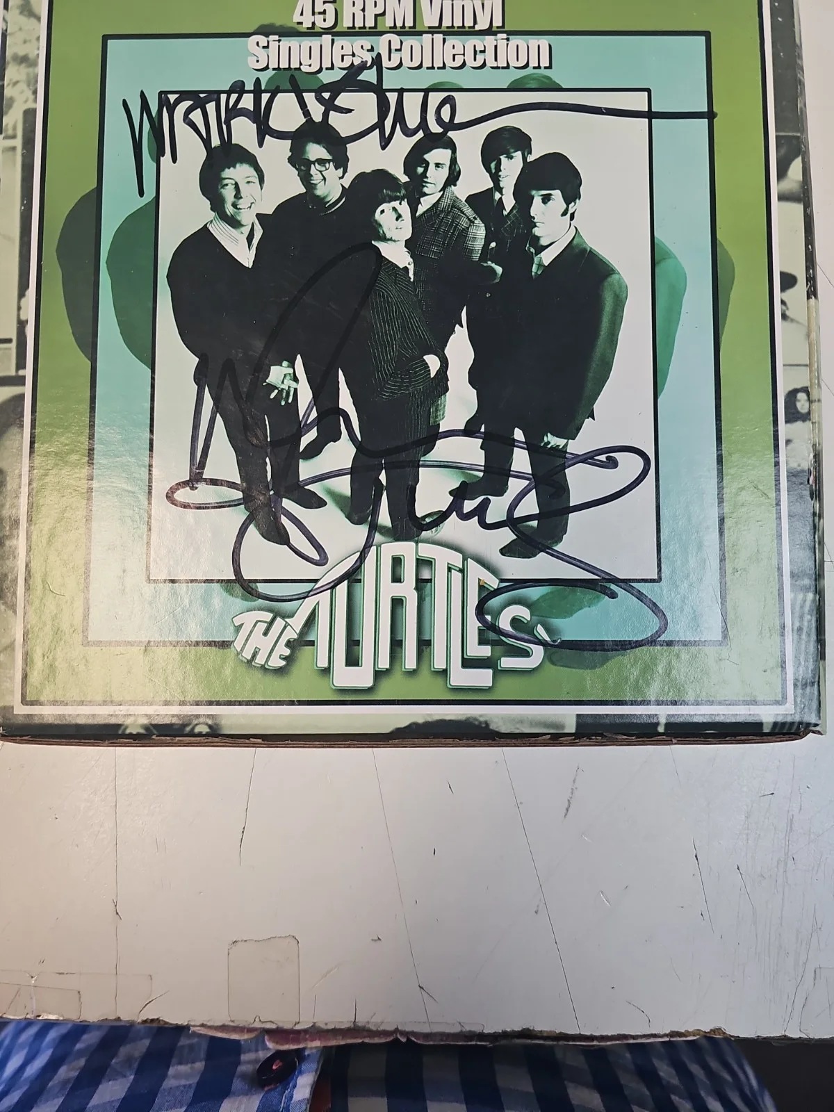 The Turtles Signed 45 RPM Vinyl Singles Collection Signed Autographed MV And HK, image 3