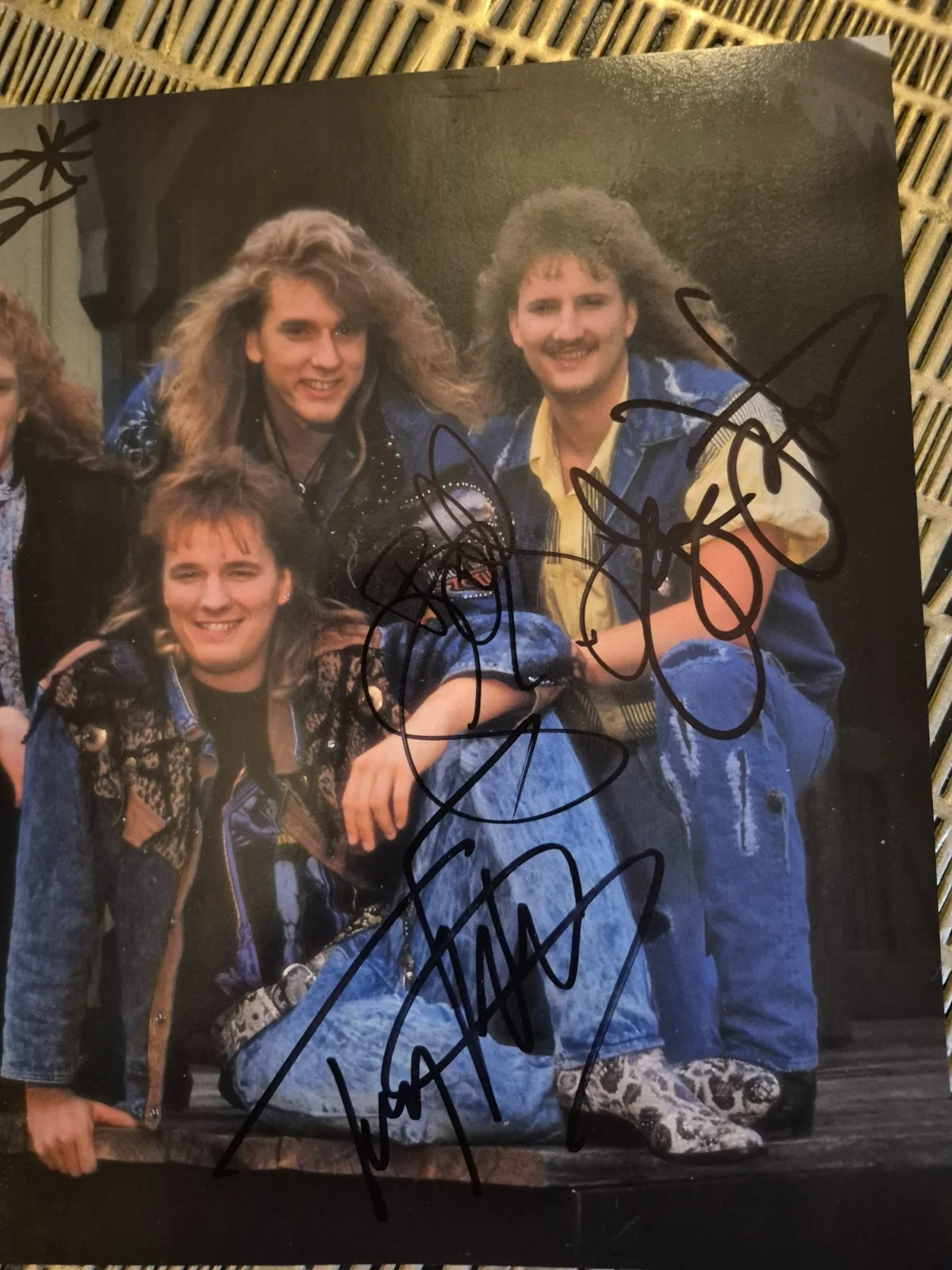 **COLLECTIBLE*AUTOGRAPHED 8x10 COLOR PHOTOGRAPGH OF "TEXAS BAND" FROM THE 1980'S, изображение 3