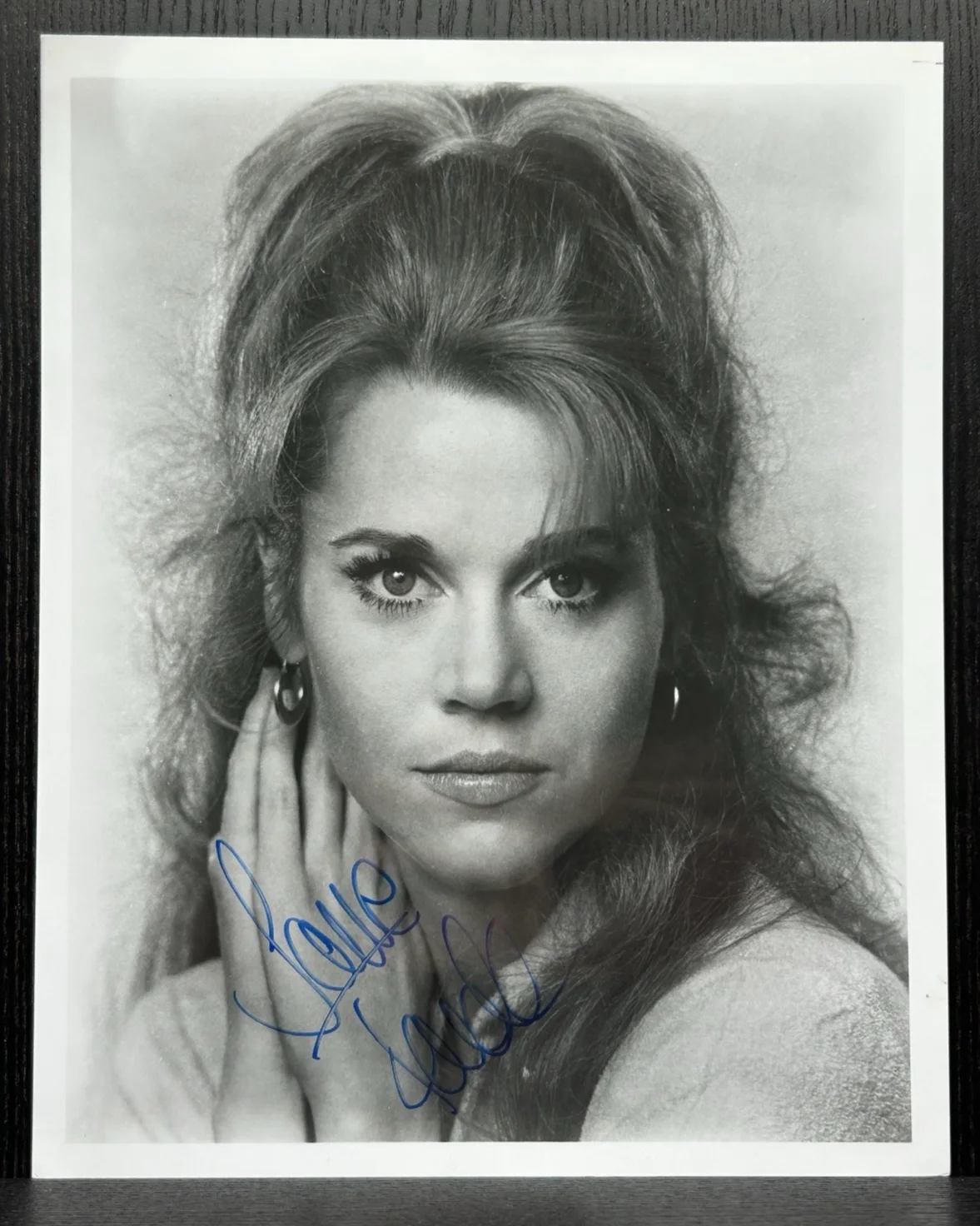 Jane Fonda — JANE FONDA SIGNED 8x10 PHOTO Original Authentic Autograph JSA COA On Golden Pond, изображение 2
