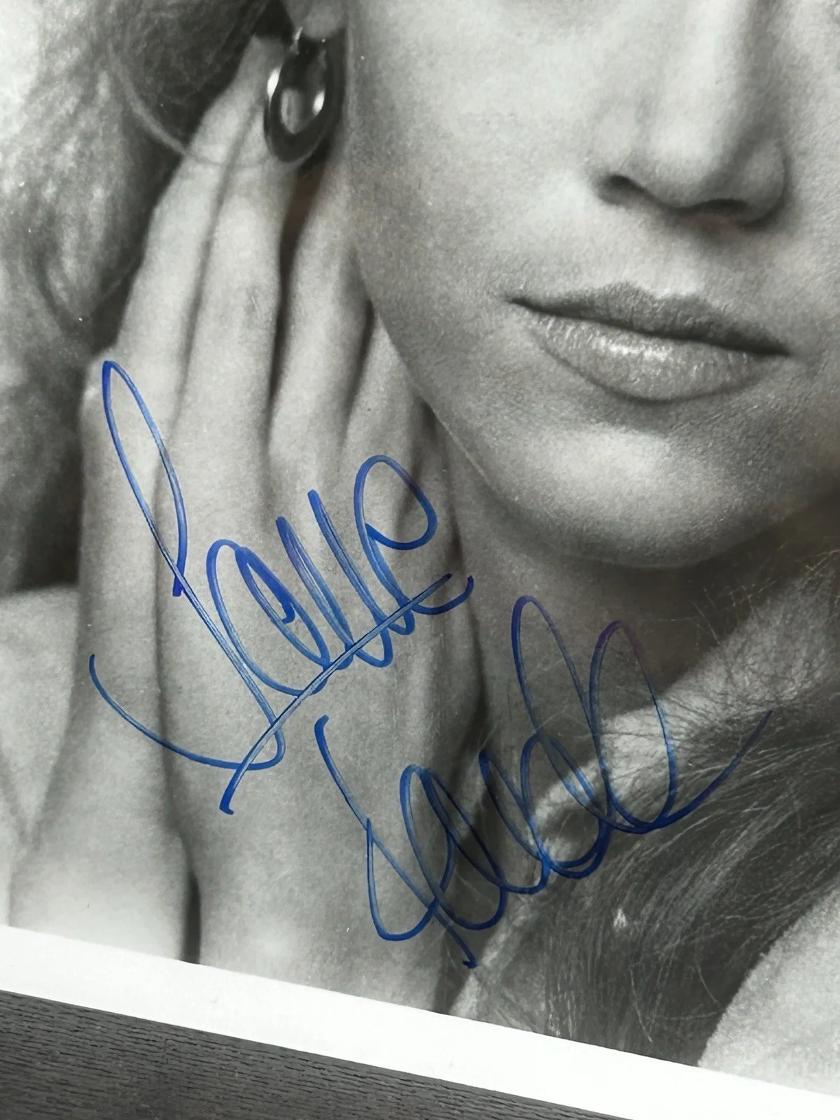 Jane Fonda — JANE FONDA SIGNED 8x10 PHOTO Original Authentic Autograph JSA COA On Golden Pond, изображение 3