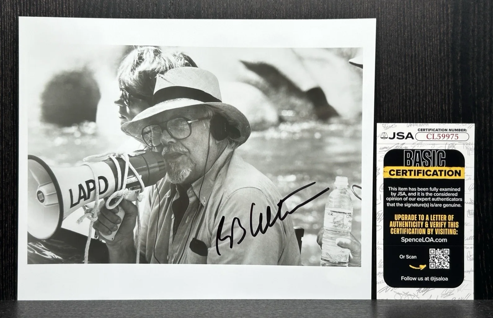 Robert Altman — ROBERT ALTMAN SIGNED 8x10 PHOTO Original Autograph JSA COA Director Producer