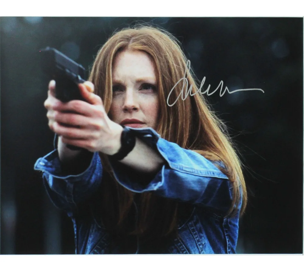 Julianne Moore — Julianne Moore Signed Unframed 11x14 Hannibal Photo