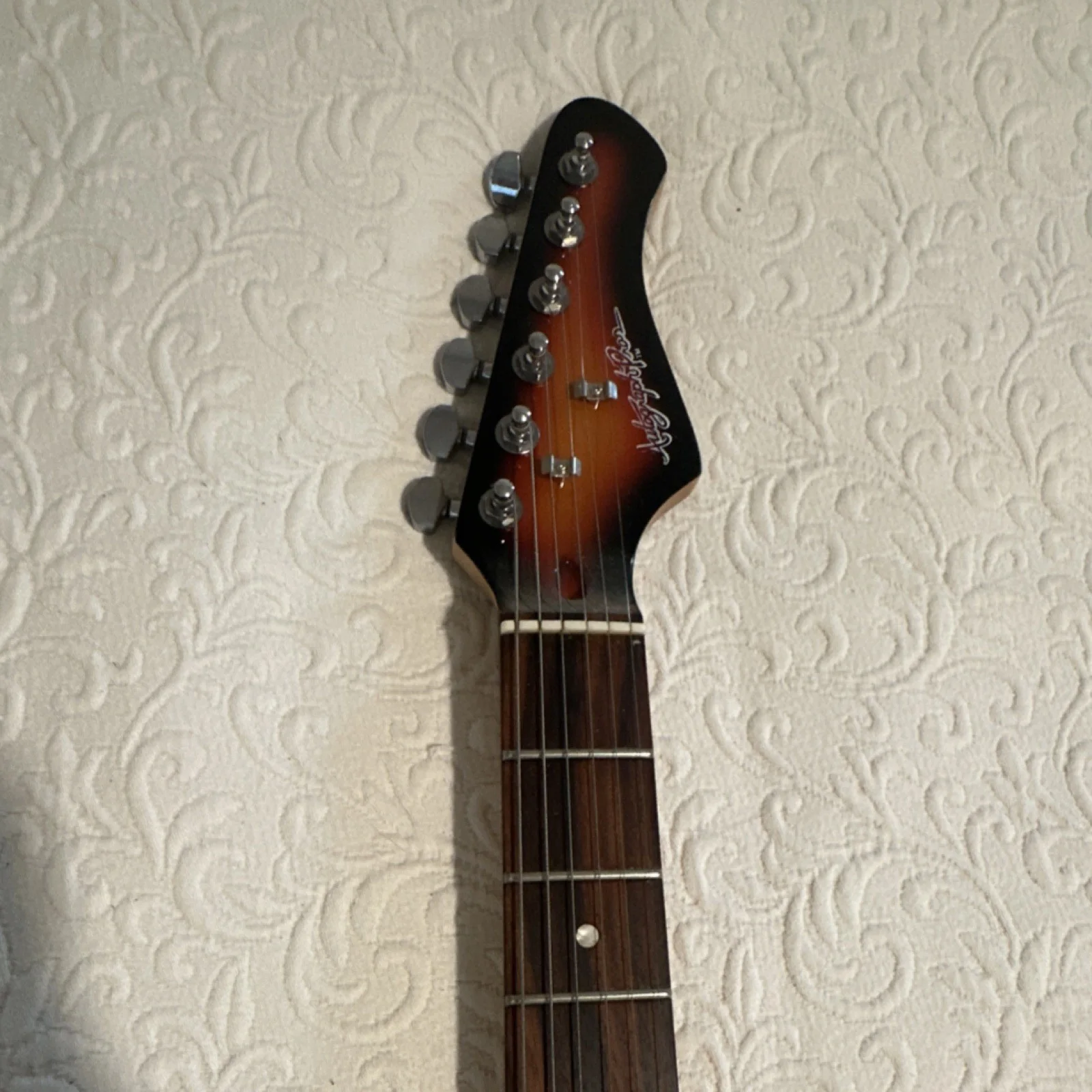 Electric Guitar Sunburst Finish with Autographed Pickguard Multiple Signatures, изображение 2