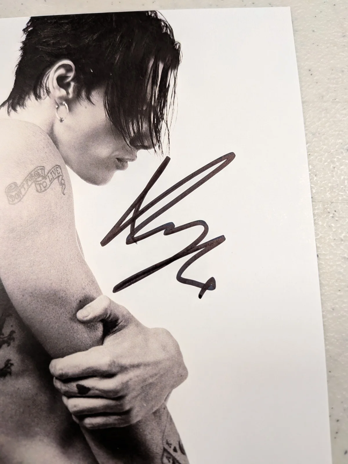 Yungblud Signed IDOLS 5x5 INSERT CARD Autograph Indie Alternative RockJSA COA, image 2