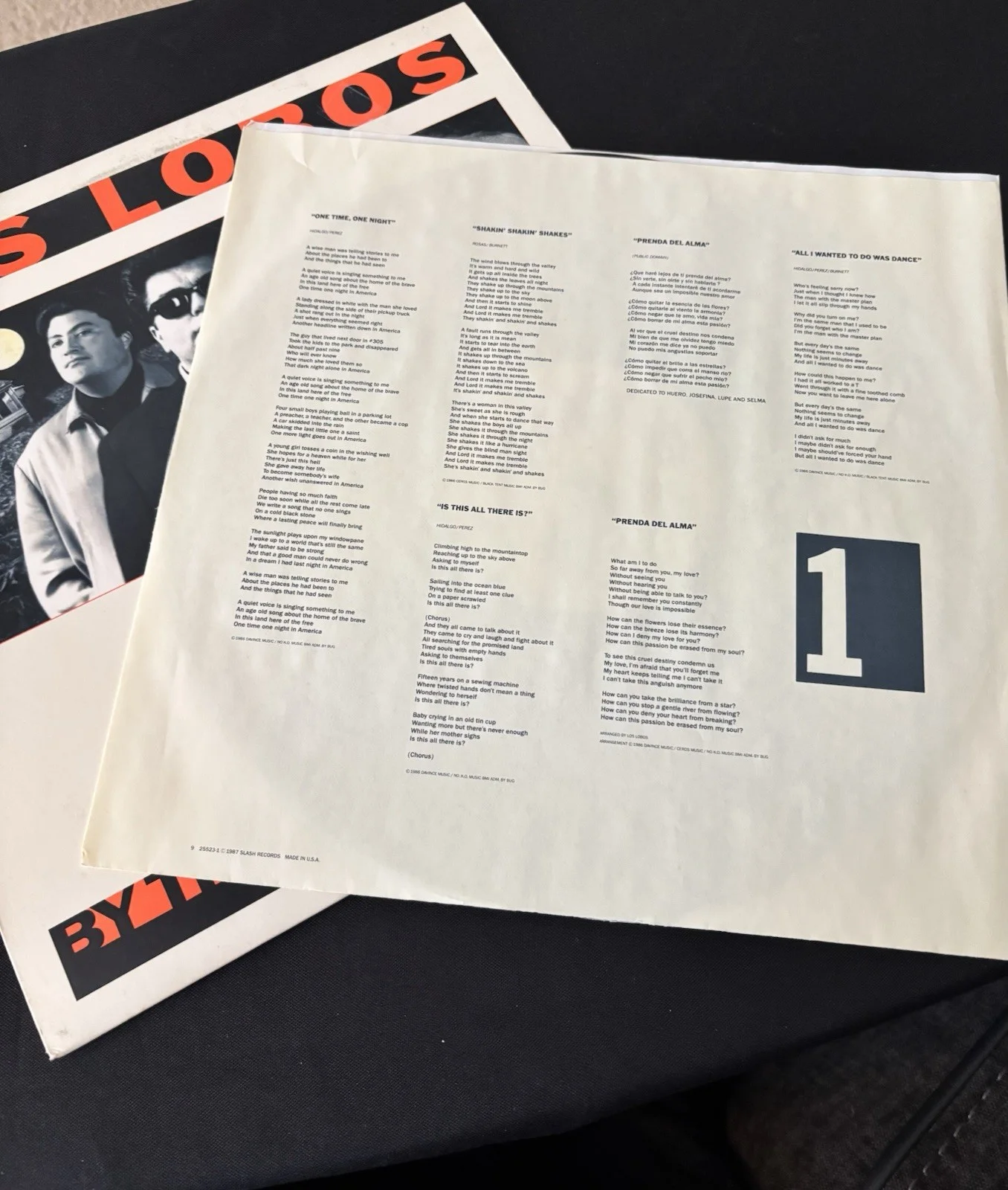 Los Lobos By The Light of the Moon Signed Original Vinyl Record, image 3
