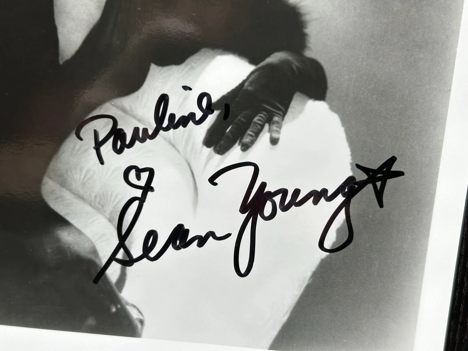 Sean Young — SEAN YOUNG HAND SIGNED 8x10 PHOTO Original Autograph JSA COA Ace Ventura, Dune, image 3