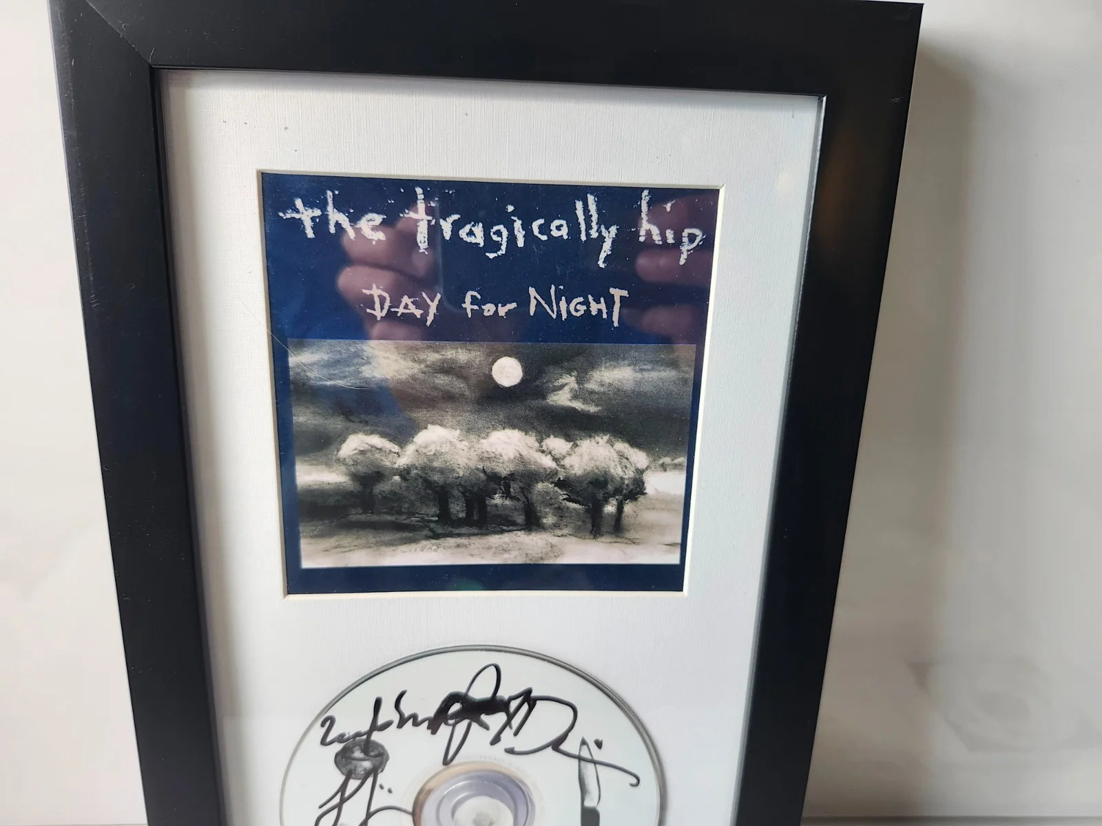 GORD DOWNIE — THE TRAGICALLY HIP JSA SIGNED CD DAY FOR NIGHT COA AUTHENTICATED FRAMED 5 AUTOS, image 2