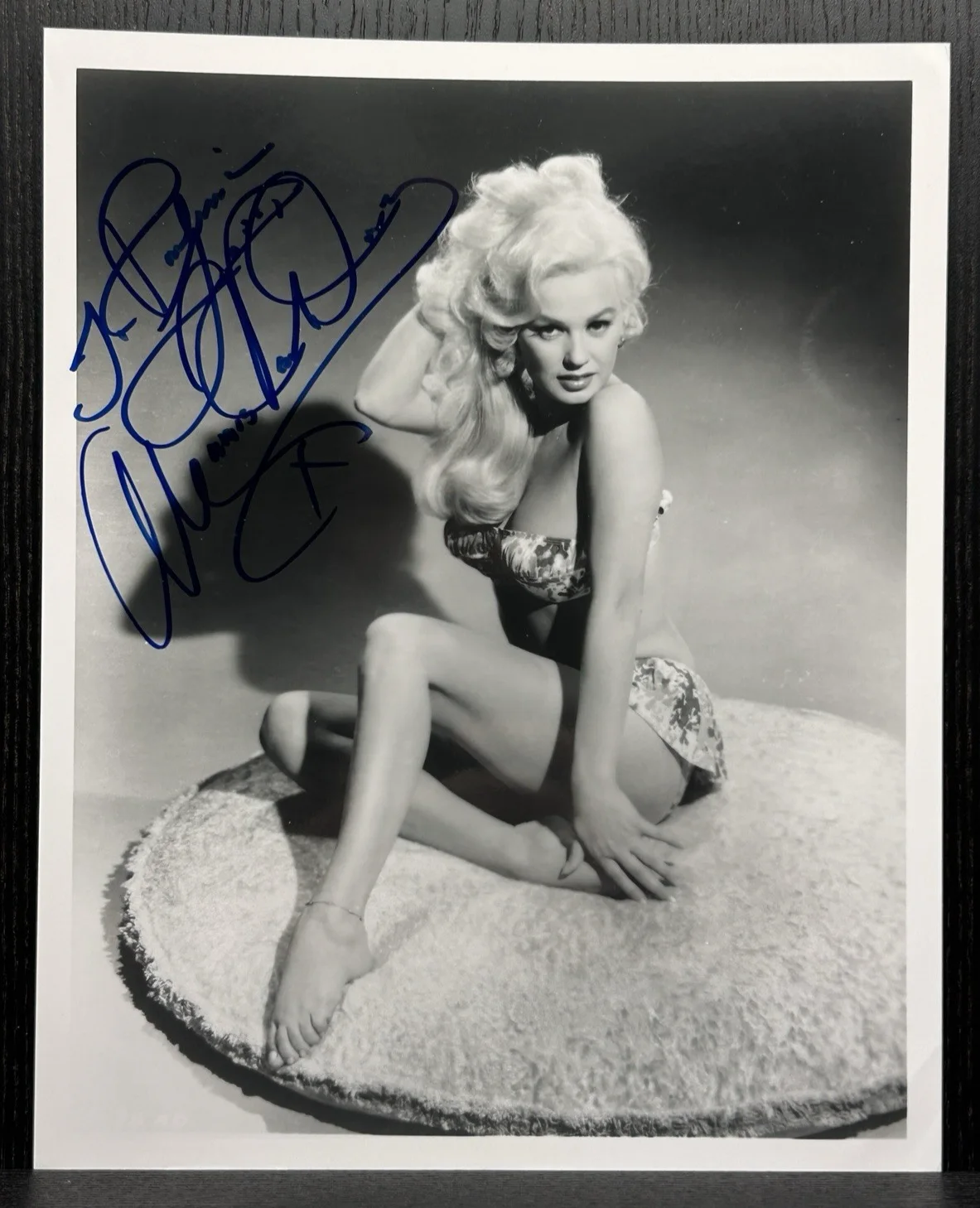 Mamie Van Doren — MAMIE VAN DOREN SIGNED 8x10 PHOTO Original Autograph JSA COA Hollywood Bombshell, image 2