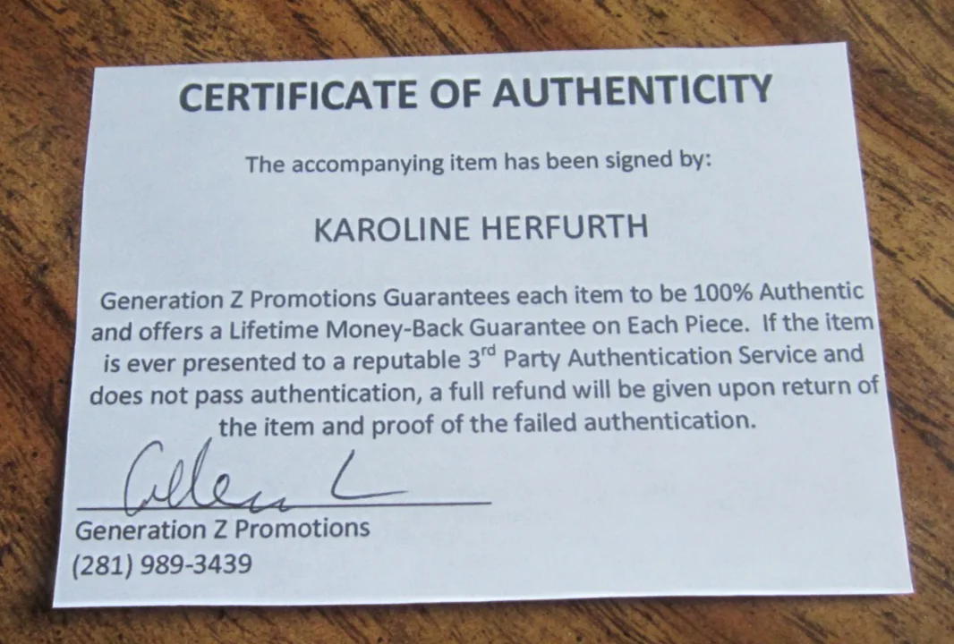Karoline Herfurth — Karoline Herfurth Actress Autographed 4X6 Photograph "Beat" "The Little Witch", image 3