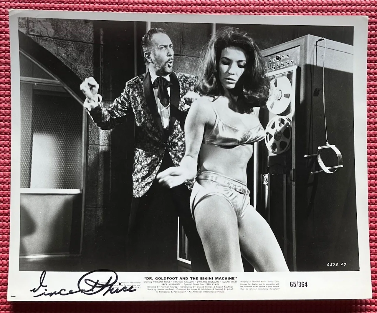 Vincent Price — PSA/DNA auto VINCENT PRICE signed DR GOLDFOOT and the BIKINI MACHINE Promo Photo