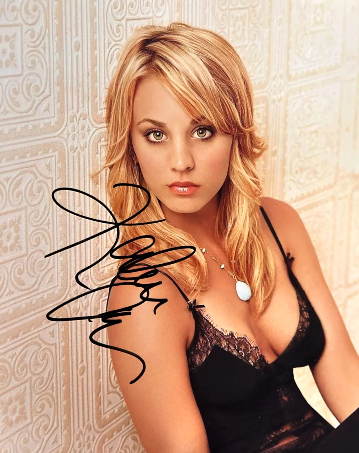 Kaley Cuoco — Kaley Cuoco Signed (BIG BANG) 8x10" Authentic Original Autograph w/COA, image 3