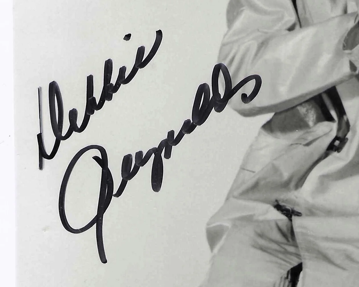 GENE KELLY, DEBBIE REYNOLDS — SINGING IN THE RAIN cast autographs GENE KELLY, DEBBIE REYNOLDS 8x10, изображение 2