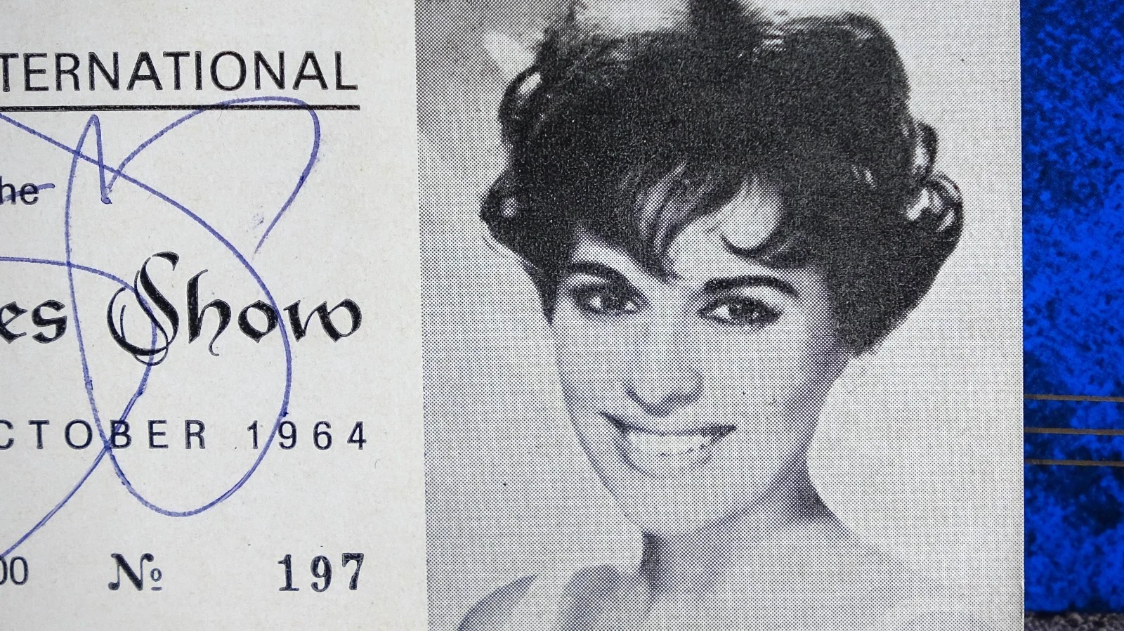 TONI JAMES — 1964 RAMSTEIN CLUB Germany Singer TONI JAMES SHOW Signed Ticket Autograph Music, изображение 3