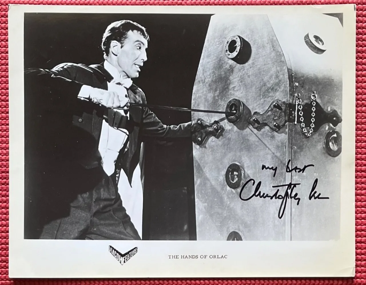 Christopher Lee — JSA autographed CHRISTOPHER LEE signed "THE HANDS OF ORLAC" Promo Photo DRACULA, изображение 2