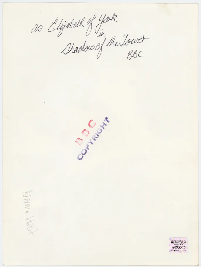 Celebrity — Norma West British Actress Autographed Signed Photo AMCo COA 30092, изображение 3