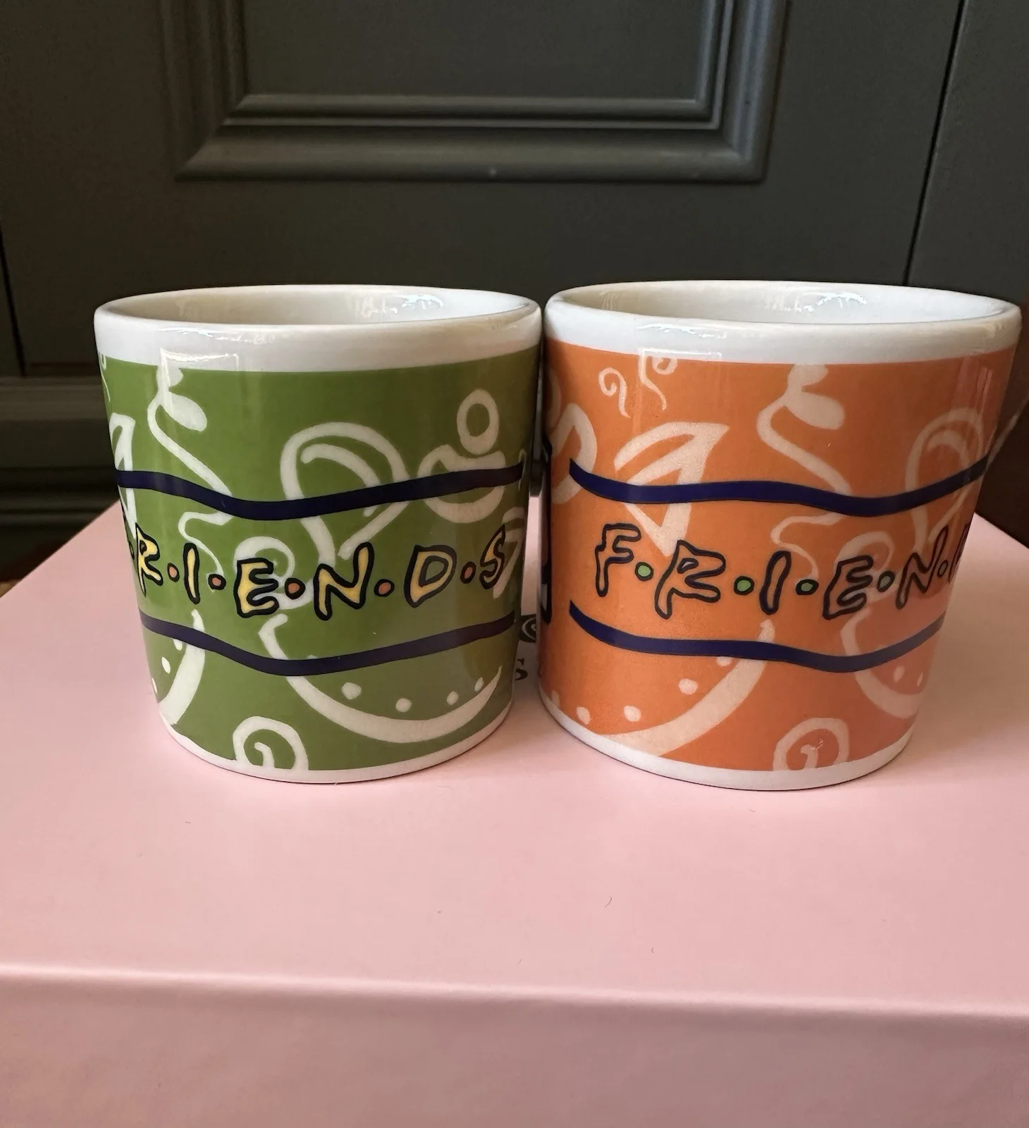 Friends Vintage Espresso Cups x2 Warner Bros By Staffordshire Tableware, изображение 2
