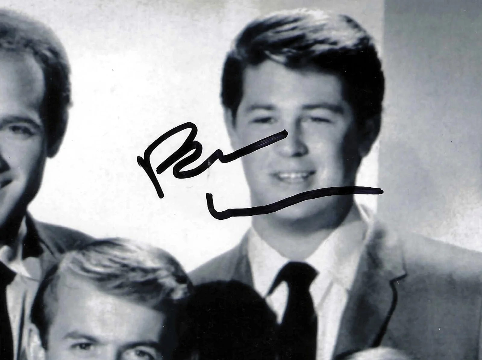 BRIAN WILSON signed shown with the BEACH BOYS w/COA 8 X 11 ¼, изображение 2
