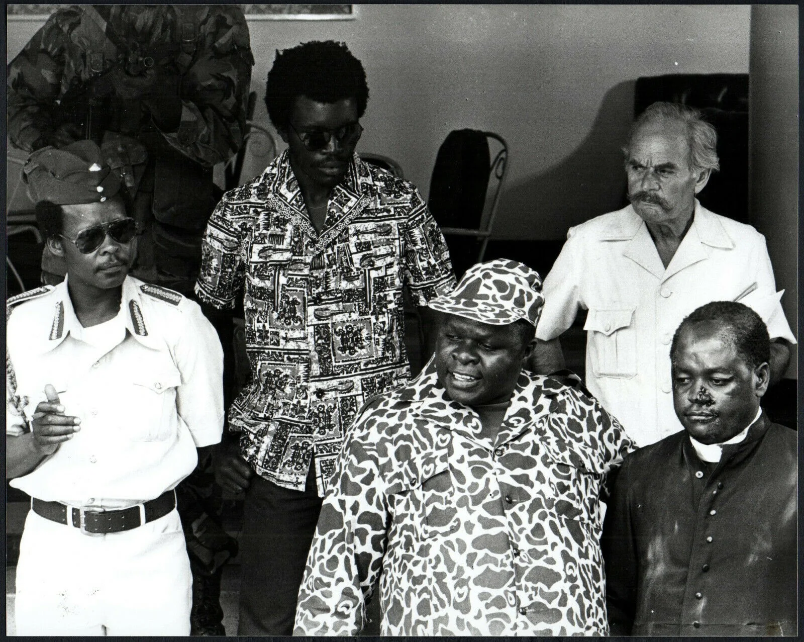 RISE AND FALL OF IDI AMIN 1981 Joseph Olita, Thomas Baptiste 4 10x8 STILLS, image 4