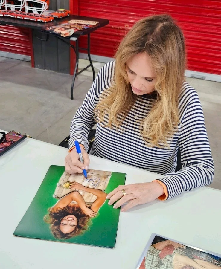Catherine Bach Dukes of Hazzard Daisy signed autographed 11x14 photo. Beckett, изображение 4