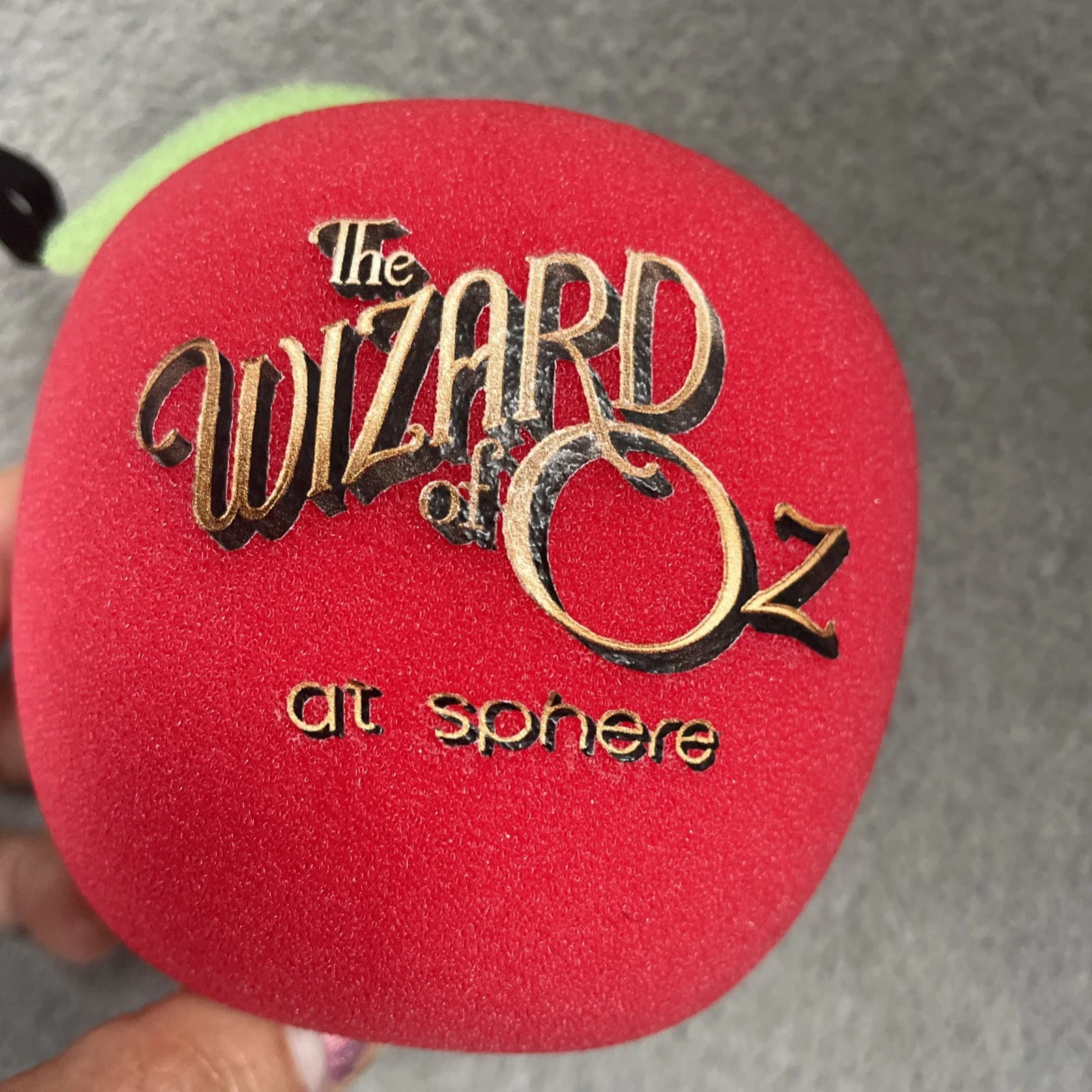 THE SPHERE - THE WIZARD OF OZ EXPERIENCE - FALLING APPLE PROP LAS VEGAS SOUVENIR, изображение 2