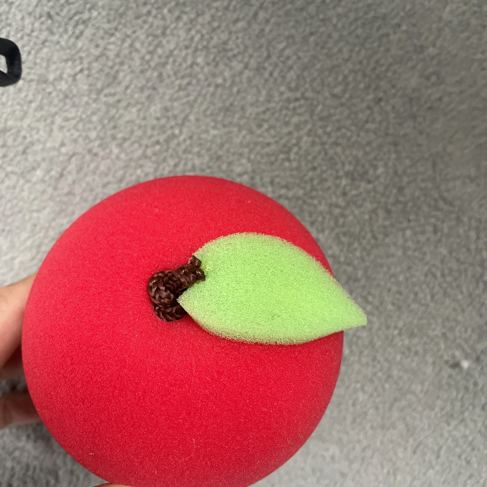 THE SPHERE - THE WIZARD OF OZ EXPERIENCE - FALLING APPLE PROP LAS VEGAS SOUVENIR, изображение 4