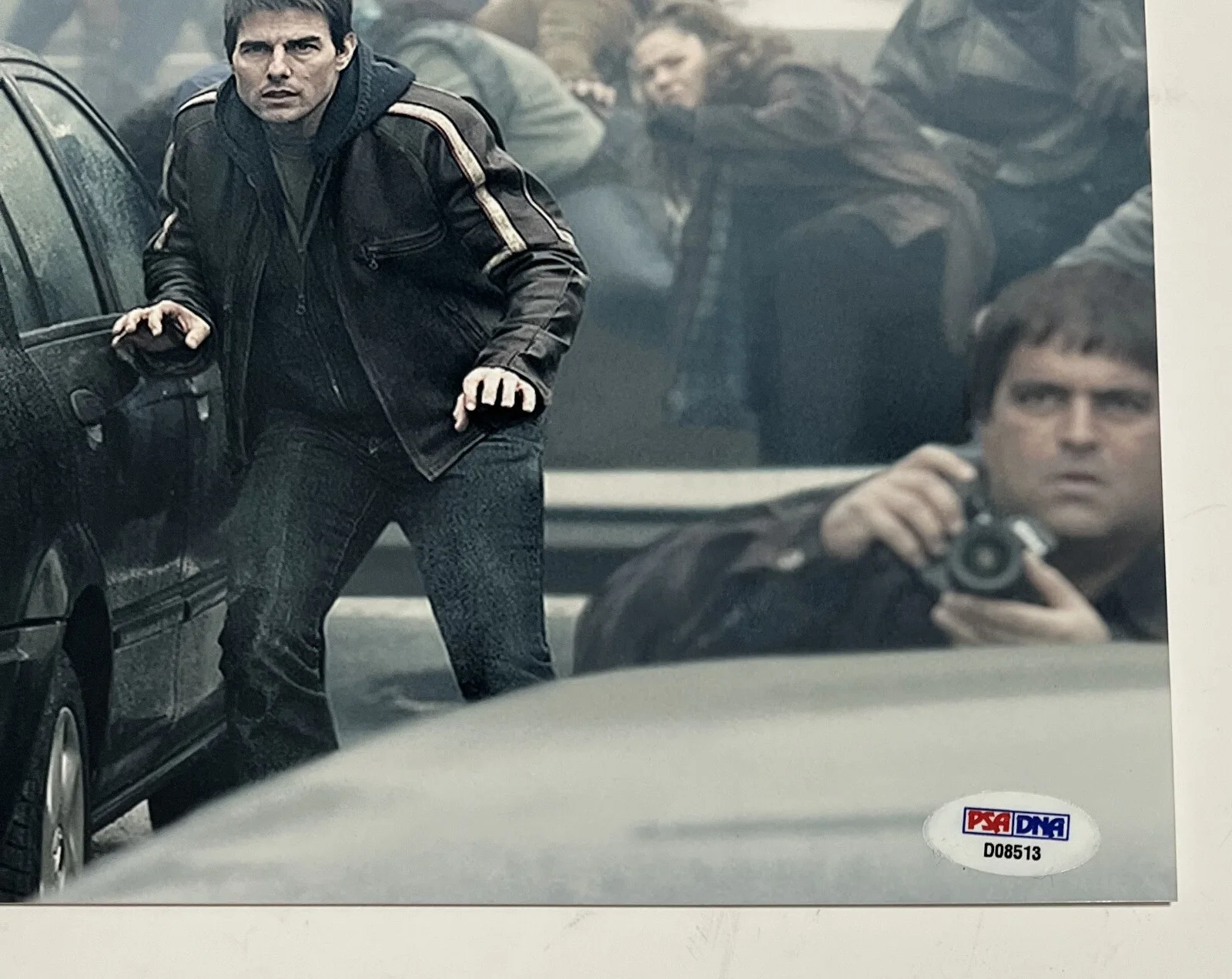 Tom Cruise — TOM CRUISE War of the Worlds Hand Signed Autographed 8x10 Color Photo PSA/DNA, изображение 3