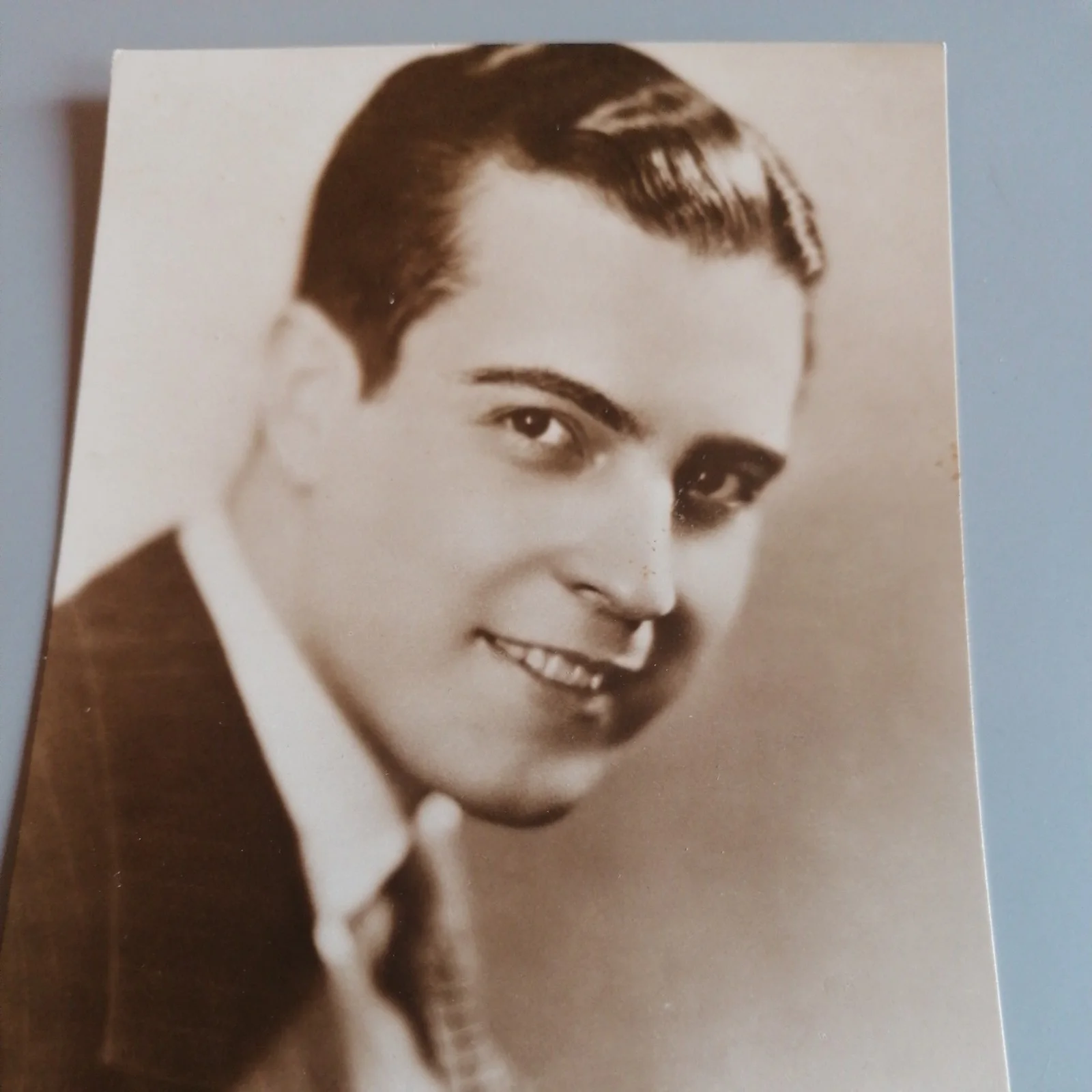 Ramon Novarro Postcards x 2 circ 1920s, image 3