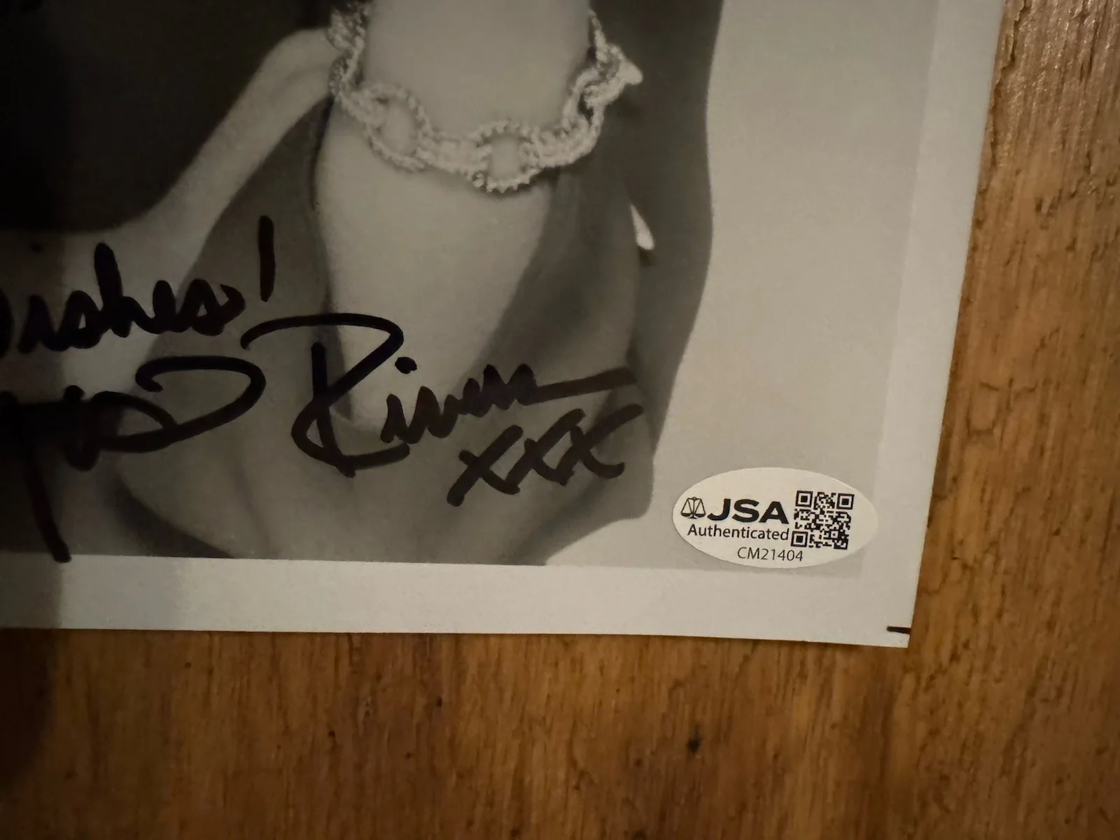 Joan Rivers — Joan Rivers Signed B/W 8x10 Adding “CAN WE TALK” w/JSA, image 3