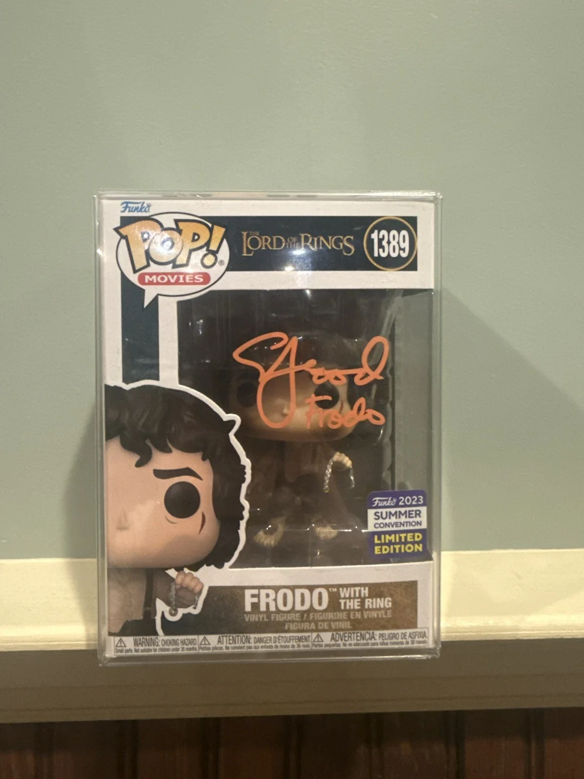 Elijah Wood — Funko Pop Lord Of The Rings Frodo With The Ring #1389 Signed By Elijah Wood JSA