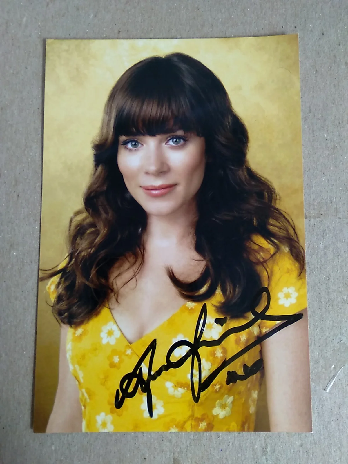 Anna Friel English Actress Beth Jordache- Brookside Autograph Signed 6x4 Photo, image 2