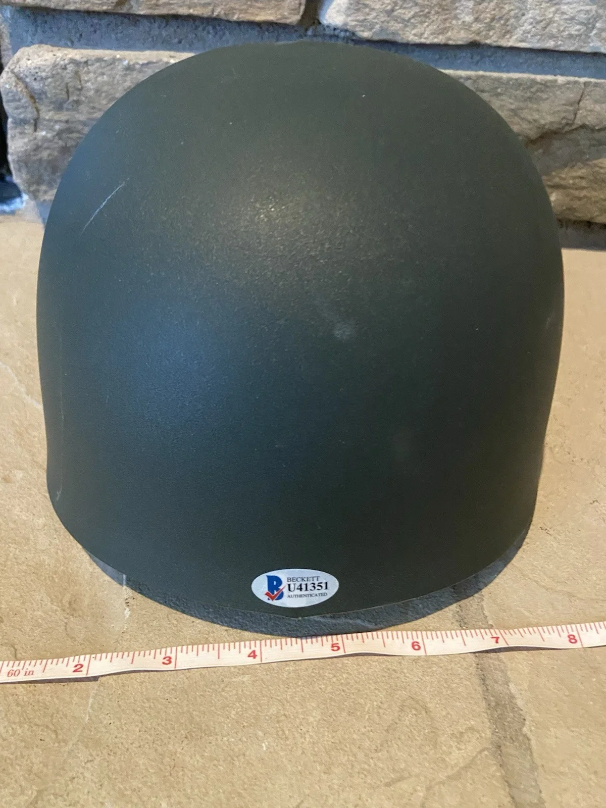 Tom Berenger — “Platoon” Tom Berenger Signed Helmet - BAS COA - “Ssgt. Barnes” Inscription, image 4