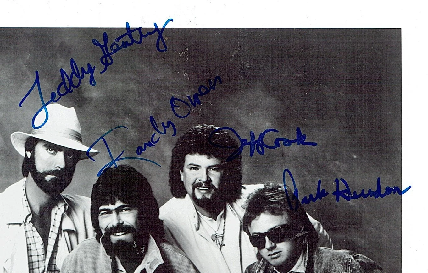 RANDY OWEN, TEDDY GENTRY, JEFF COOK, MARK HERNDON — ALABAMA COUNTRY GROUP HAND SIGNED 8X10 PROMO PHOTO SIGNED BY ALL FOUR, изображение 2