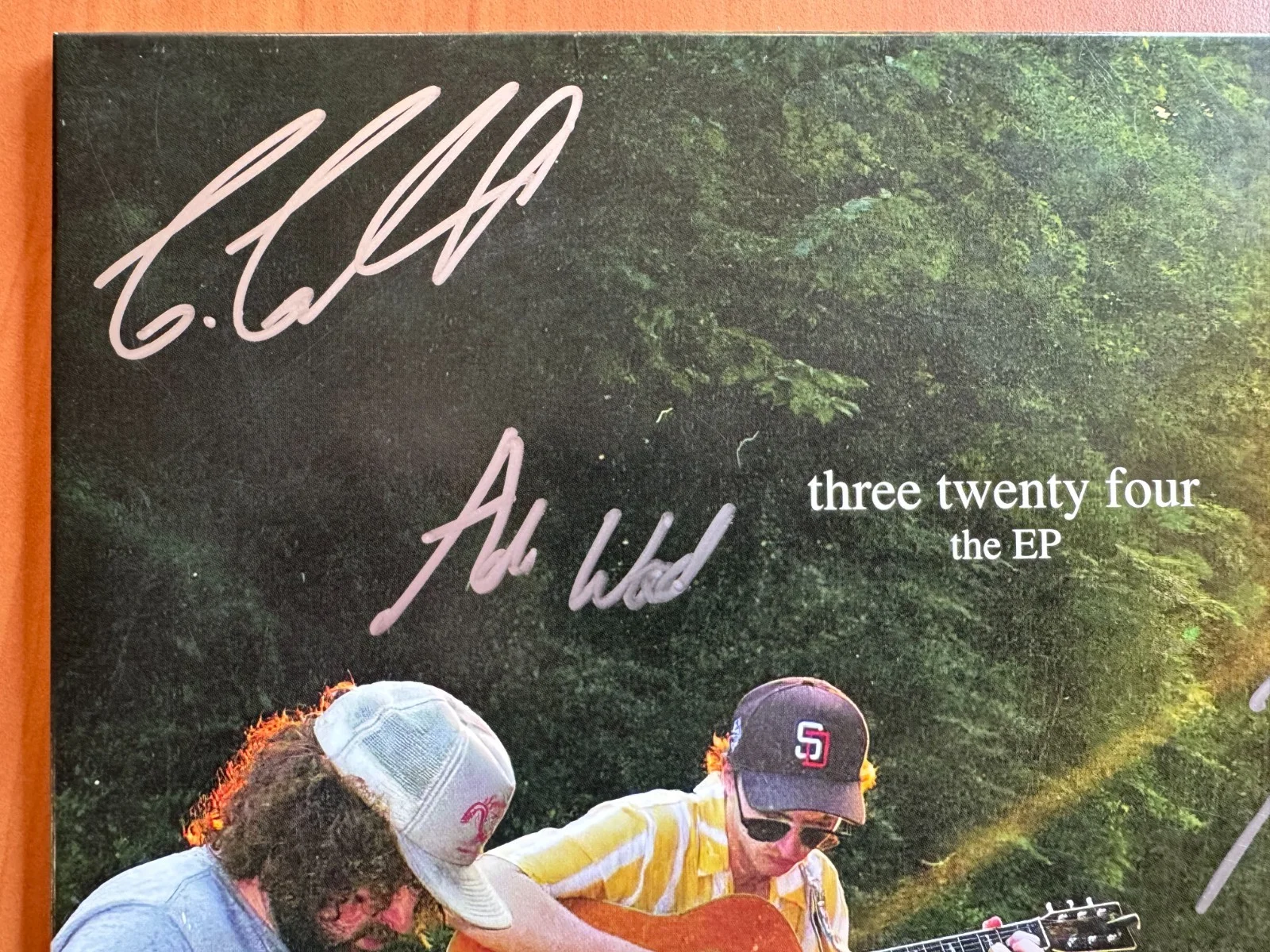 Ole 60 Signed Autographed Vinyl three twenty four Beckett LOA Jacob Aden Colby +, изображение 2