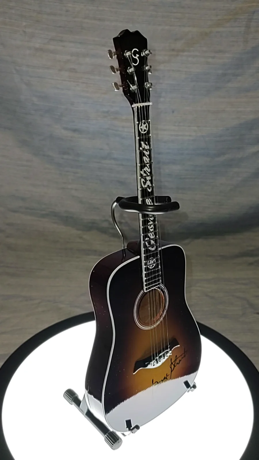 2014 VIP George Strait Cowboy Rides Away mini Guitar / Axe Heaven w/ stand / box, image 2