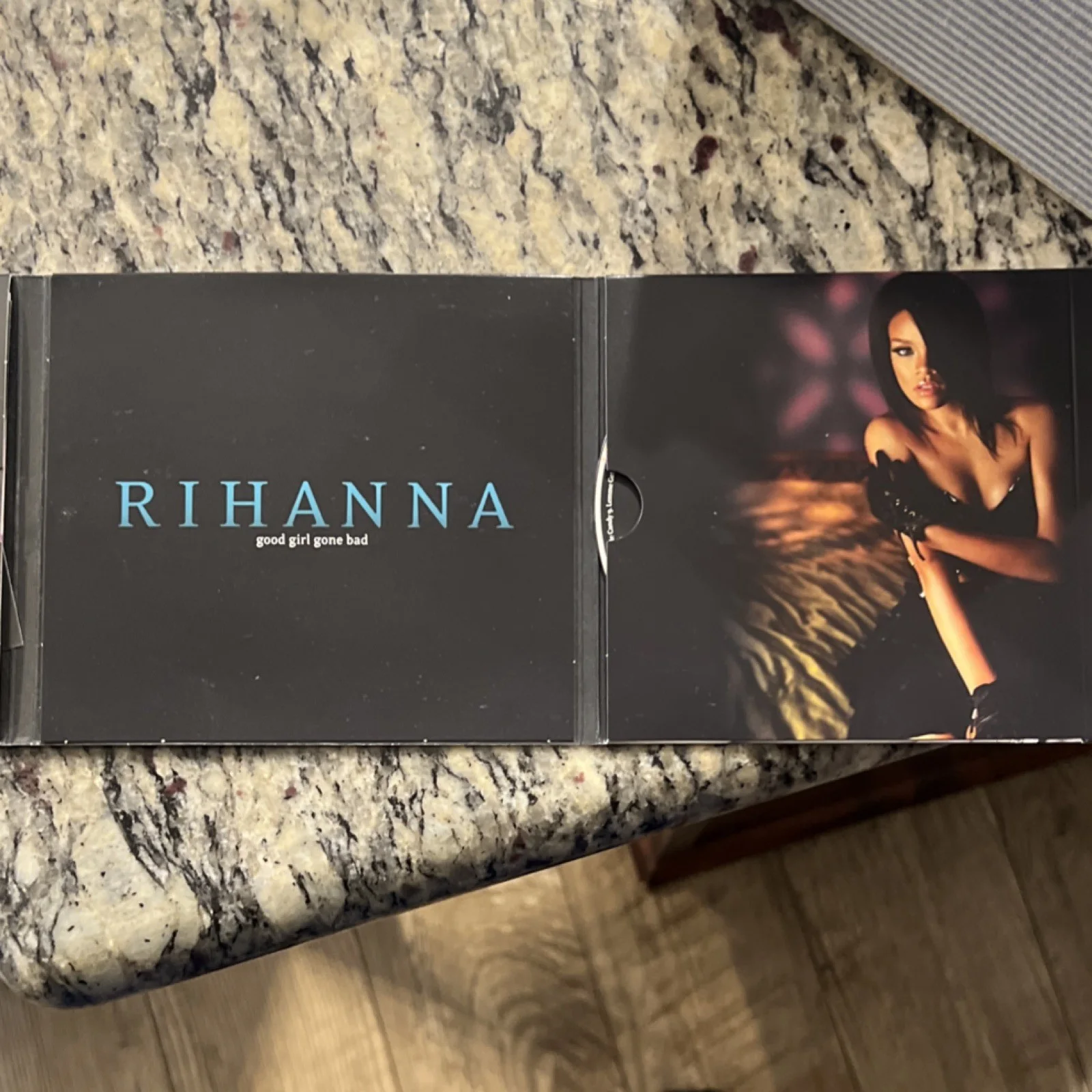 SIGNED Rihanna Good Girl Gone Bad Autographed Original CD & Booklet, image 4