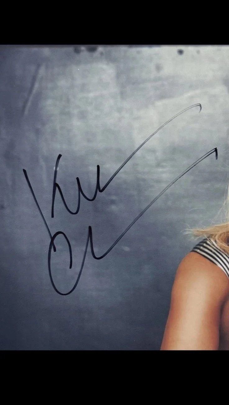 Kristin Chenoweth — Kristin Chenoweth “WICKED” SIGNED AUTOGRAPHED PHOTO, image 2