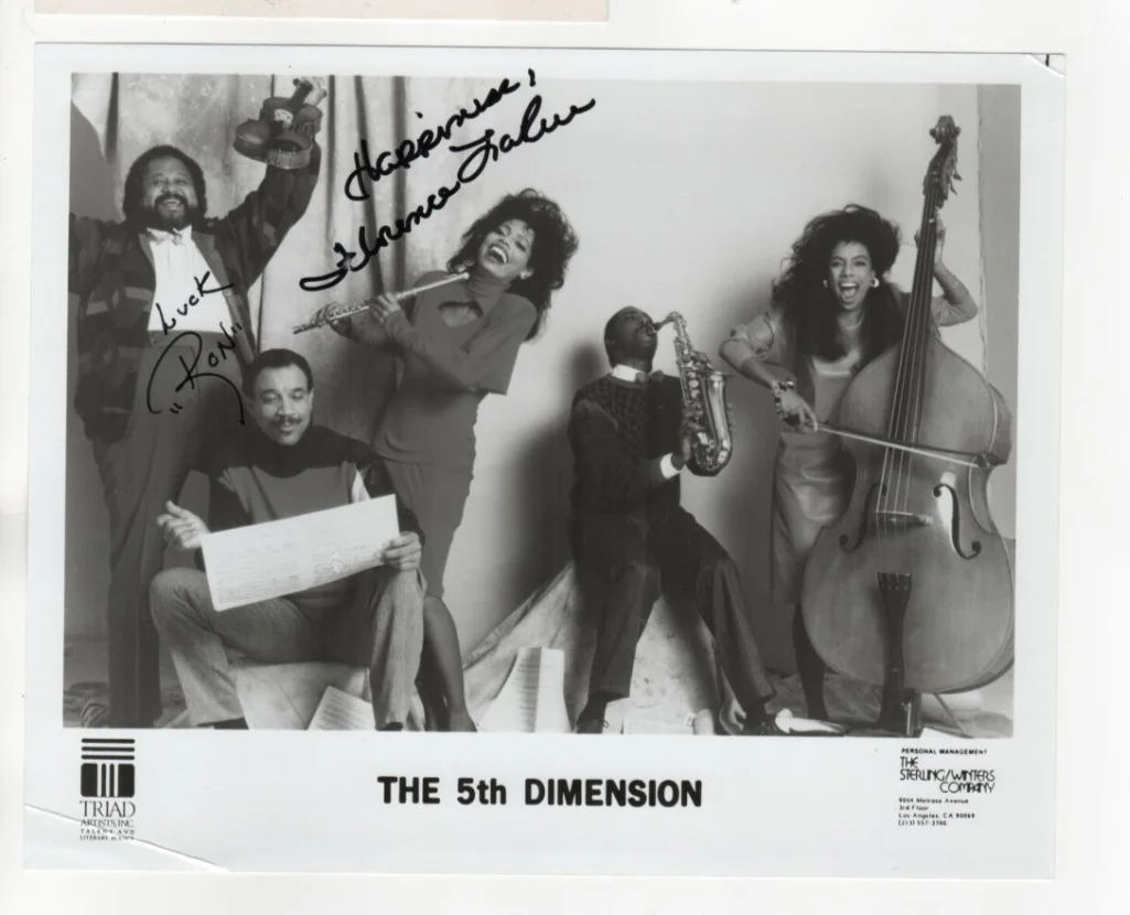 The 5th DIMENSION- Signed/Autograph/ 8x10" photo Sardi's Post card SOUL Music, image 4