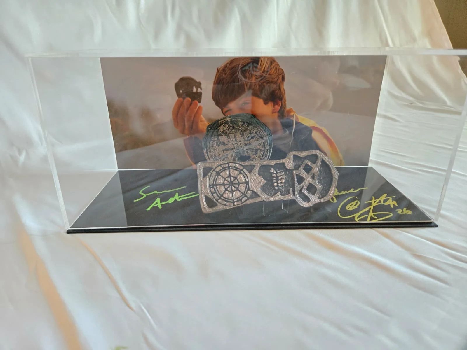 sean astin, Cory Feldman — Sean Astin Cory Feldman Signed Goonies Display w/ Key Doubloon COA, image 2