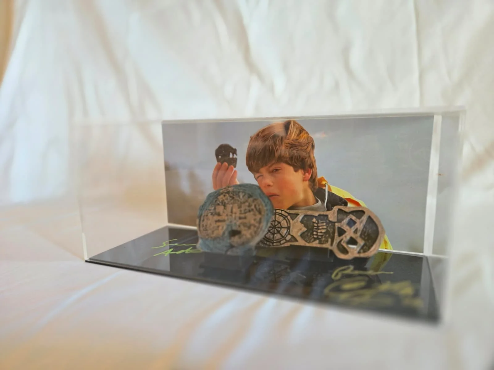 sean astin, Cory Feldman — Sean Astin Cory Feldman Signed Goonies Display w/ Key Doubloon COA, image 4