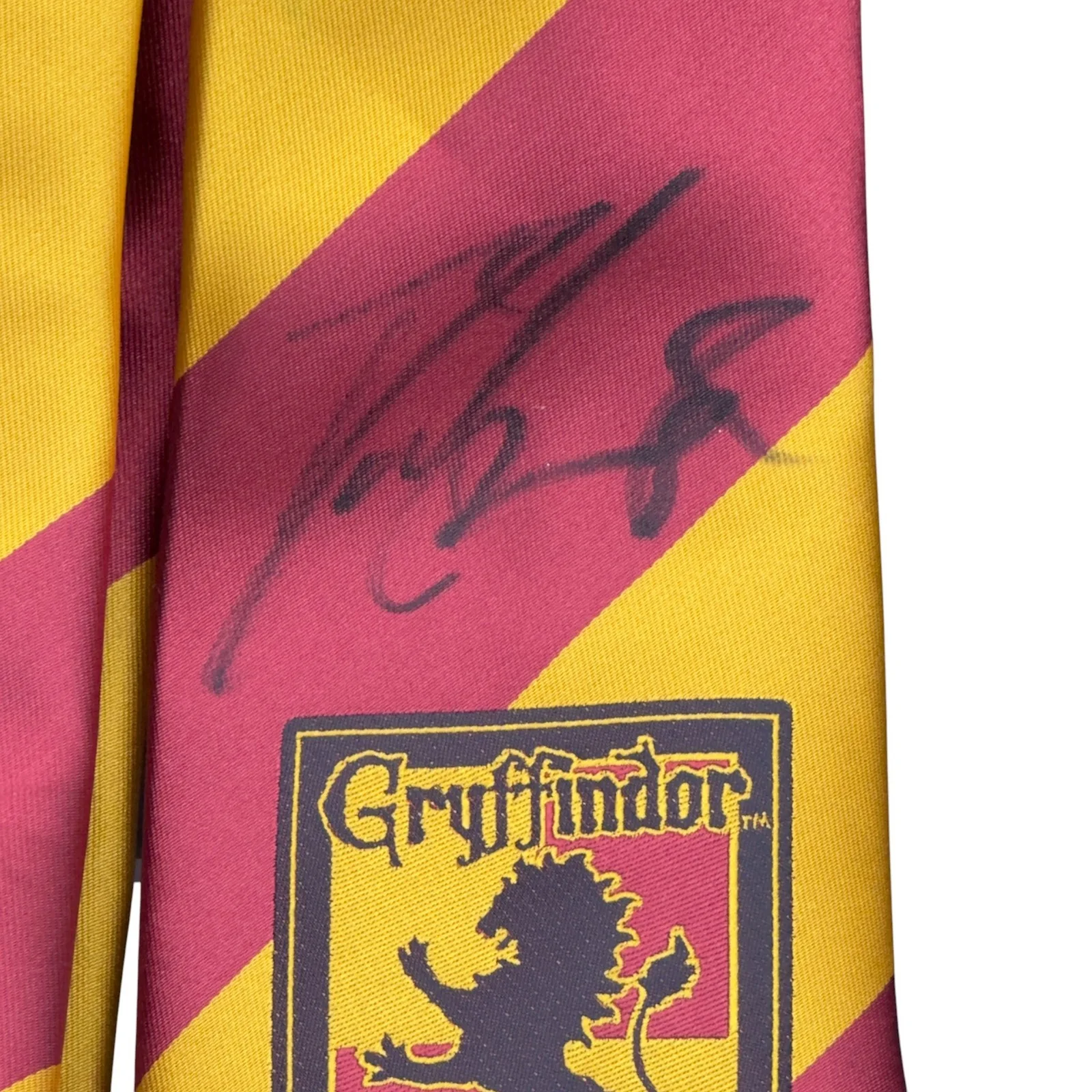 Daniel Radcliffe — Daniel Radcliffe Signed Harry Potter Gryffidndor Neck Tie Autograph Beckett BAS!, image 2